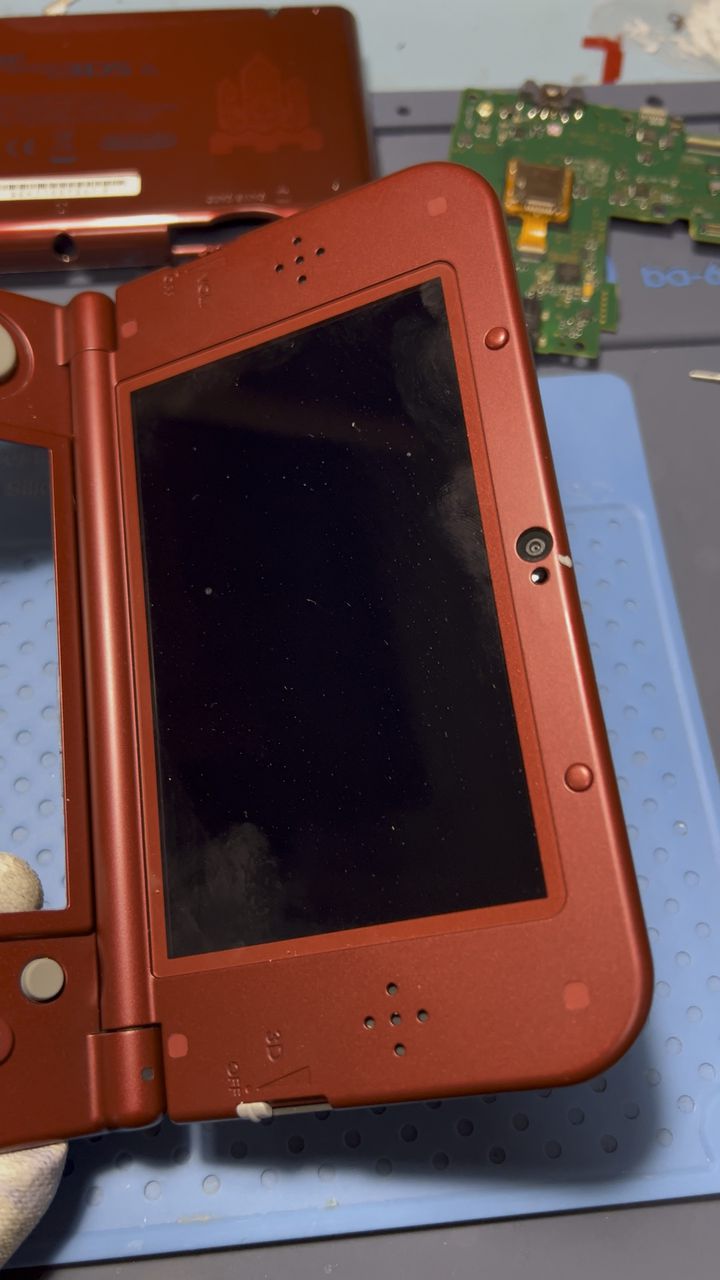 A megjavított New Nintendo 3DS XL összeszerelve